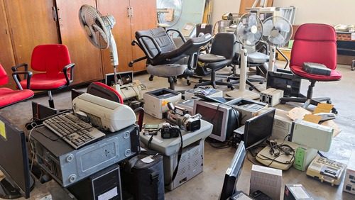 Baciado de naves y oficinas